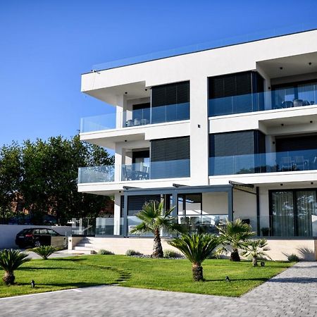 Crowonder Apartments & Rooms Oaza With Heated Swimming Pool And Sauna Турань Экстерьер фото