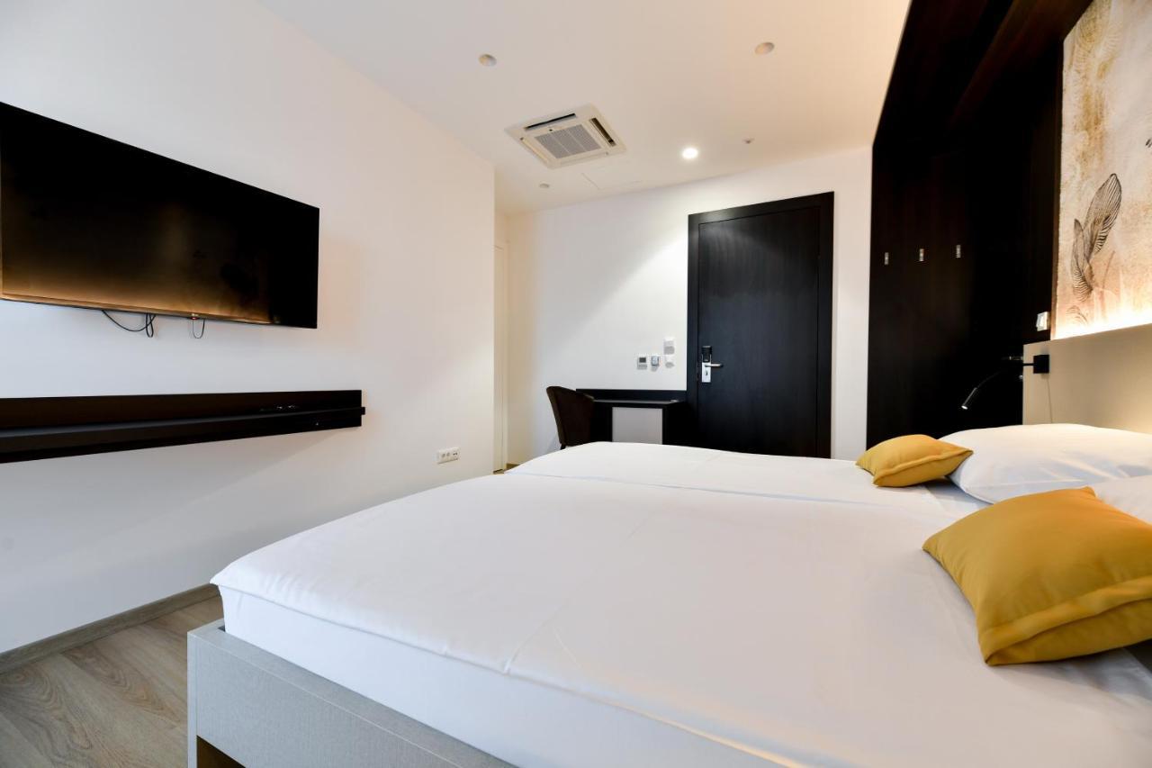 Crowonder Apartments & Rooms Oaza With Heated Swimming Pool And Sauna Турань Экстерьер фото