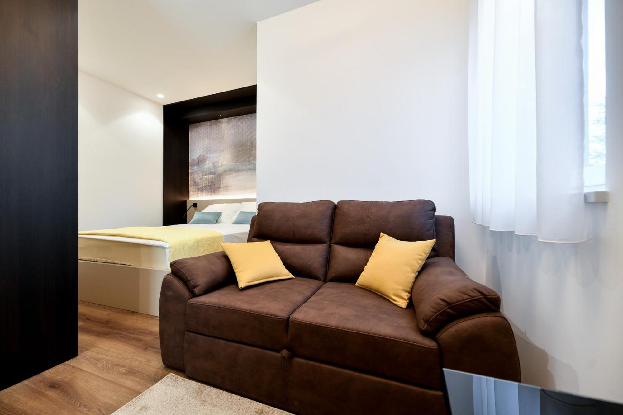 Crowonder Apartments & Rooms Oaza With Heated Swimming Pool And Sauna Турань Экстерьер фото