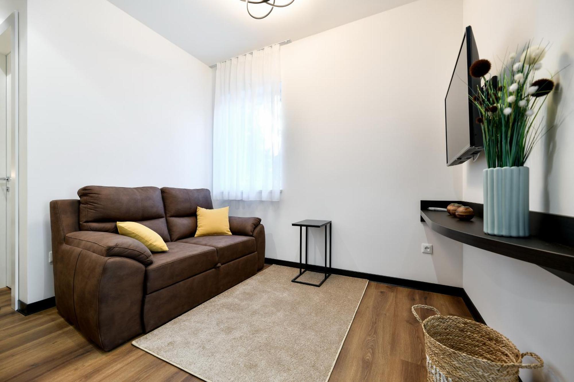 Crowonder Apartments & Rooms Oaza With Heated Swimming Pool And Sauna Турань Экстерьер фото
