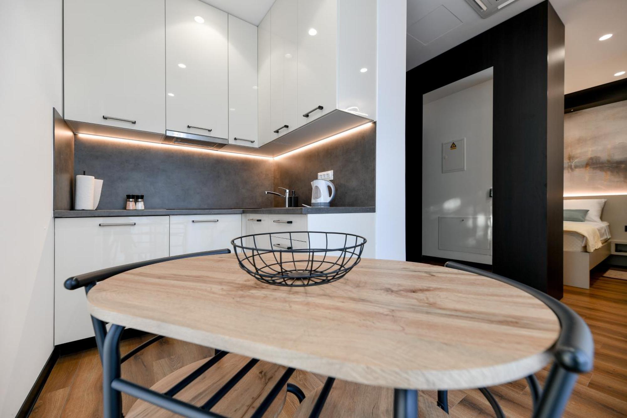 Crowonder Apartments & Rooms Oaza With Heated Swimming Pool And Sauna Турань Экстерьер фото
